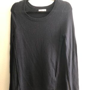 Black Hollister sweater top size: medium has small hole in the bottom corner